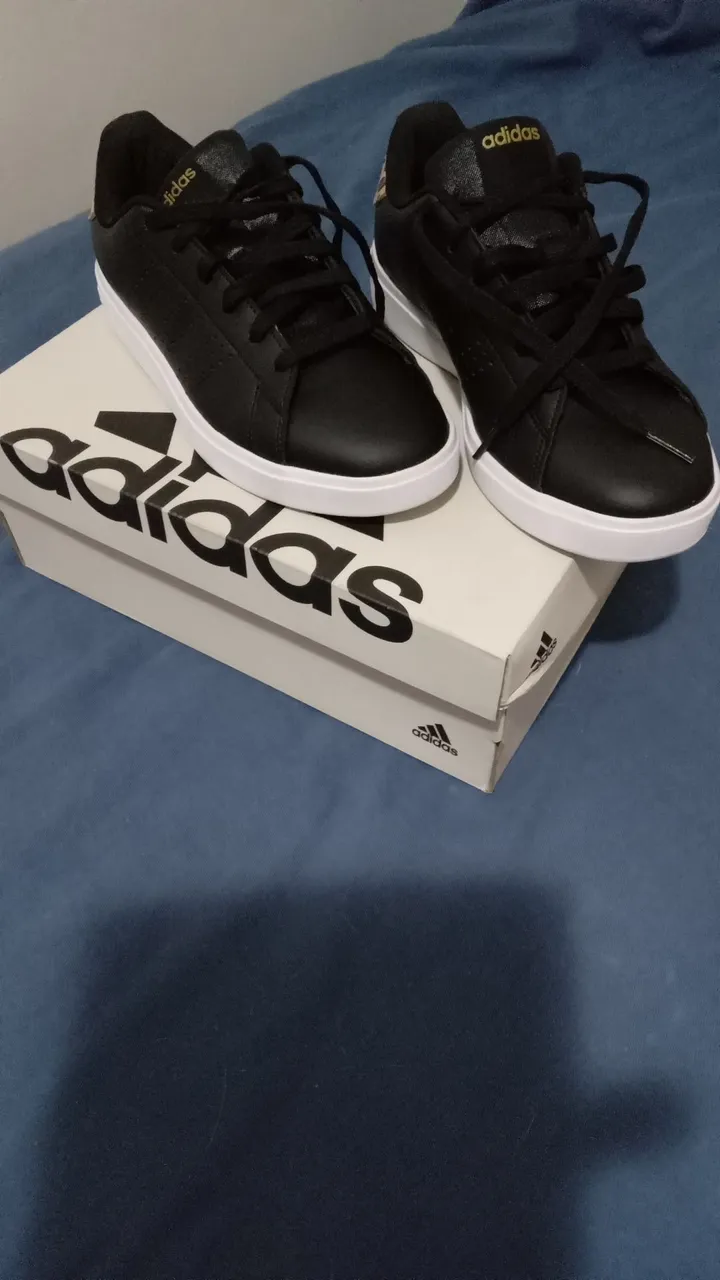 Tênis Adidas Preto com Solado Branco - Novo!