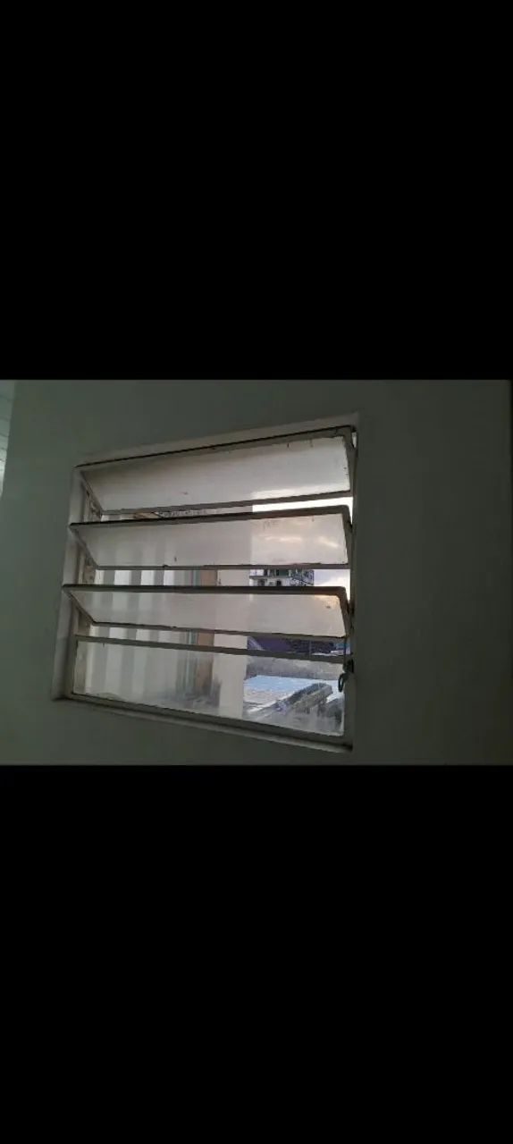 Tilt-and-turn64750514246017122