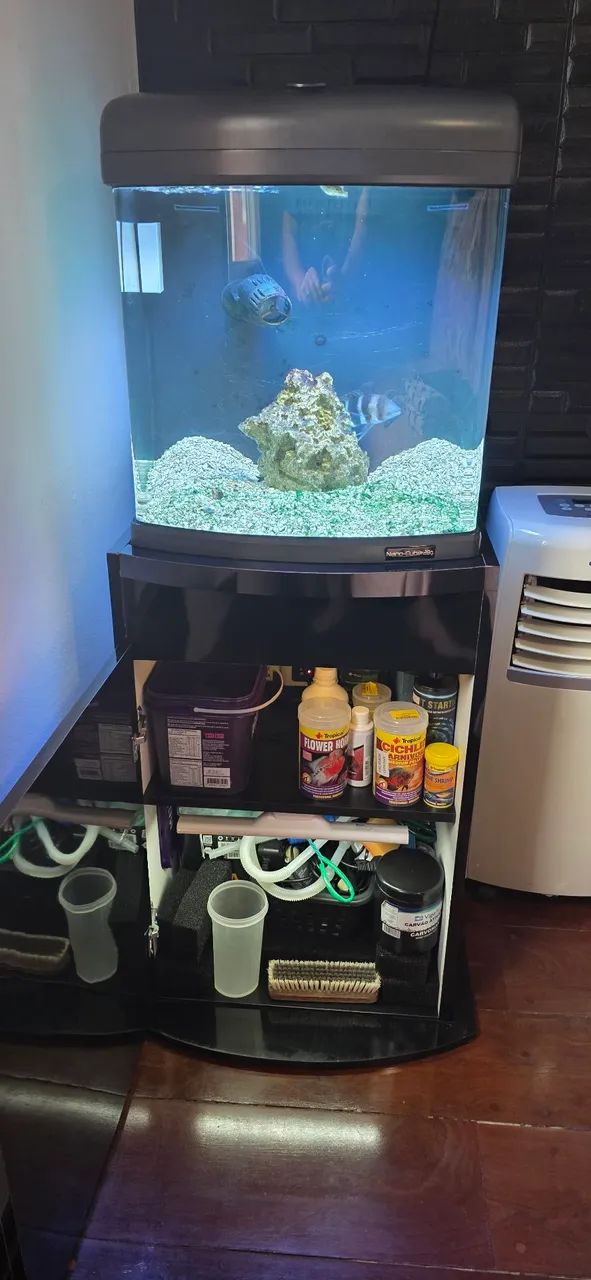 Aquário Curvo JBJ Nano-Cube 28G - 110 Litros - Completo! - Foto 2