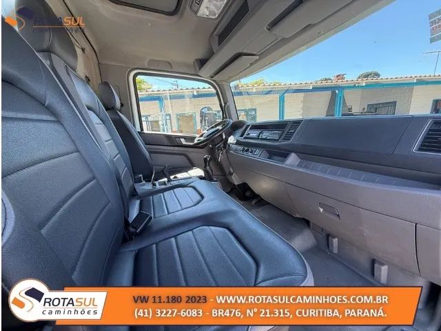 VW 11.180 2023 Baú 6,50m - Foto 8