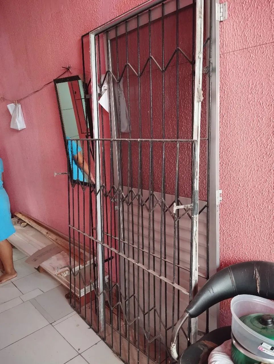 Grade de janela 1.40x140 e 2 grade de porta 2.10x1.12 - Foto 2