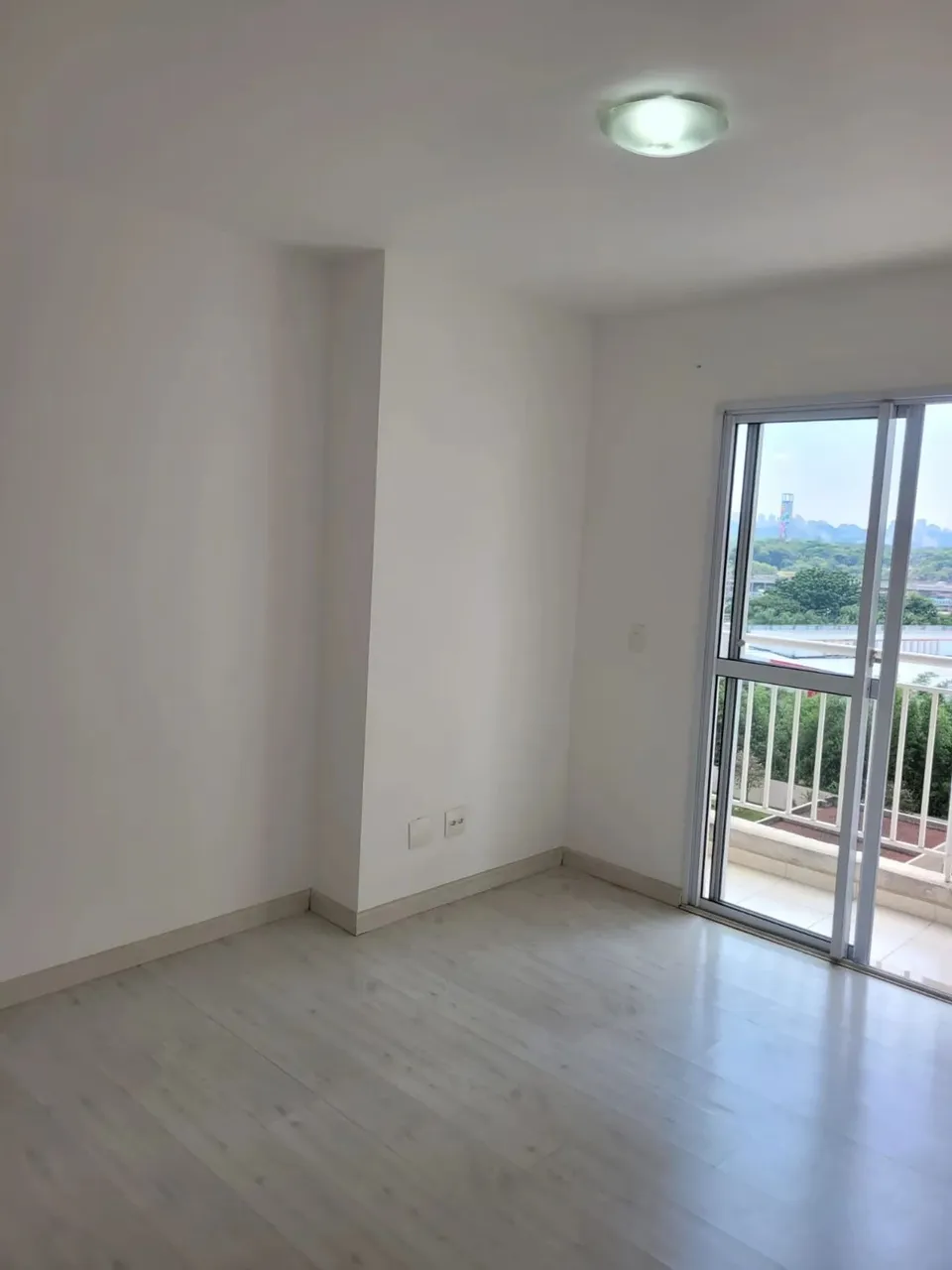 Jaguaré - Apartamento para alugar, 63m² com uma vaga de garagem coberta