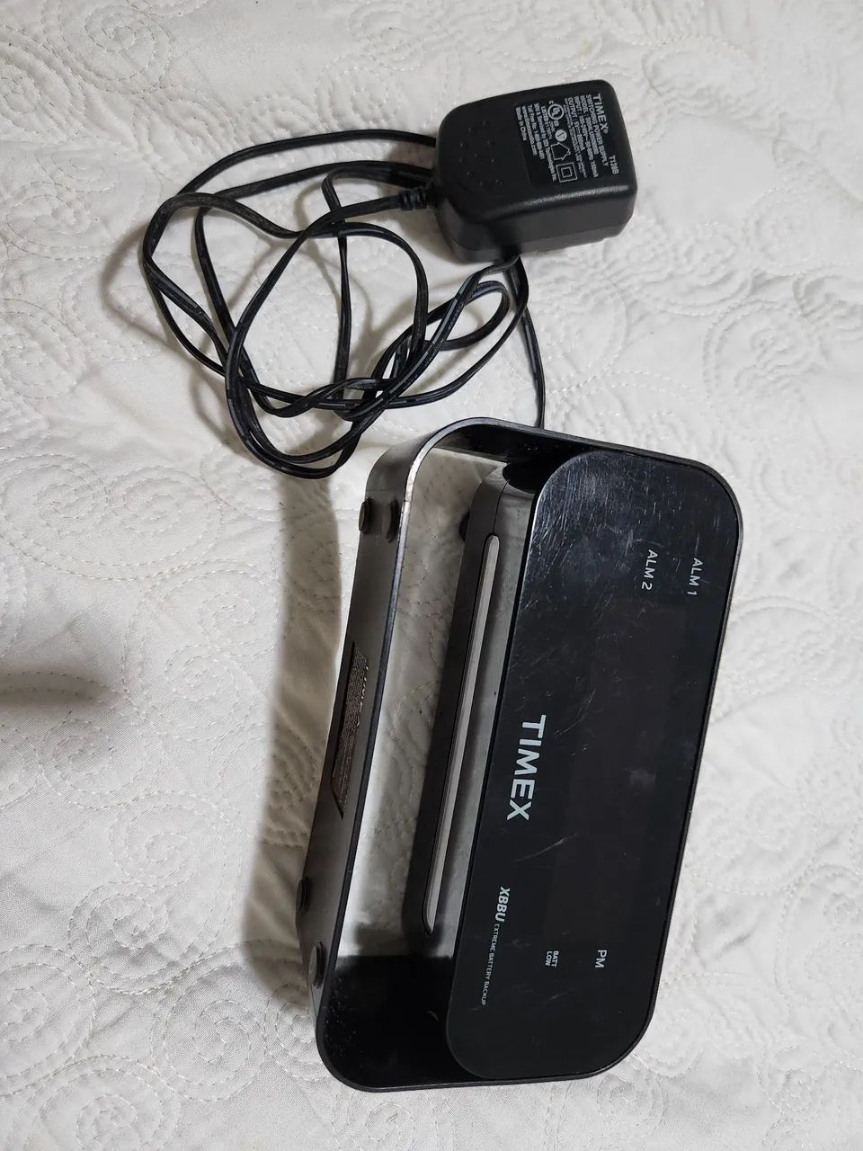 Rádio relógio Timex duplo despertador com rádio e carregador USB Bivolt
