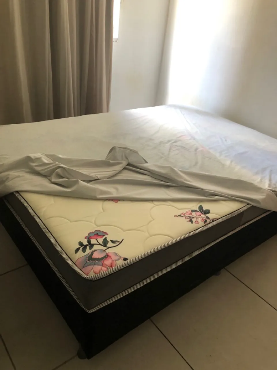 Cama Box Casal com Colchão Floral