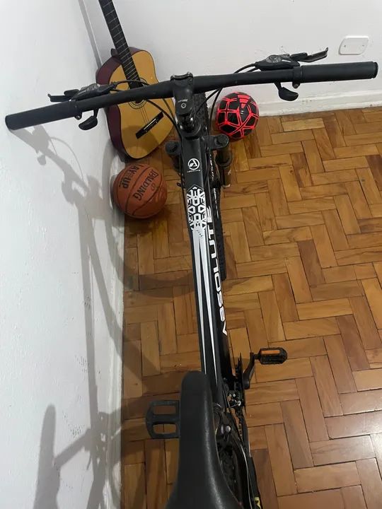 absolut nero 29 muito nova