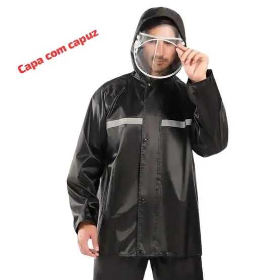 Capa de chuva com capuz