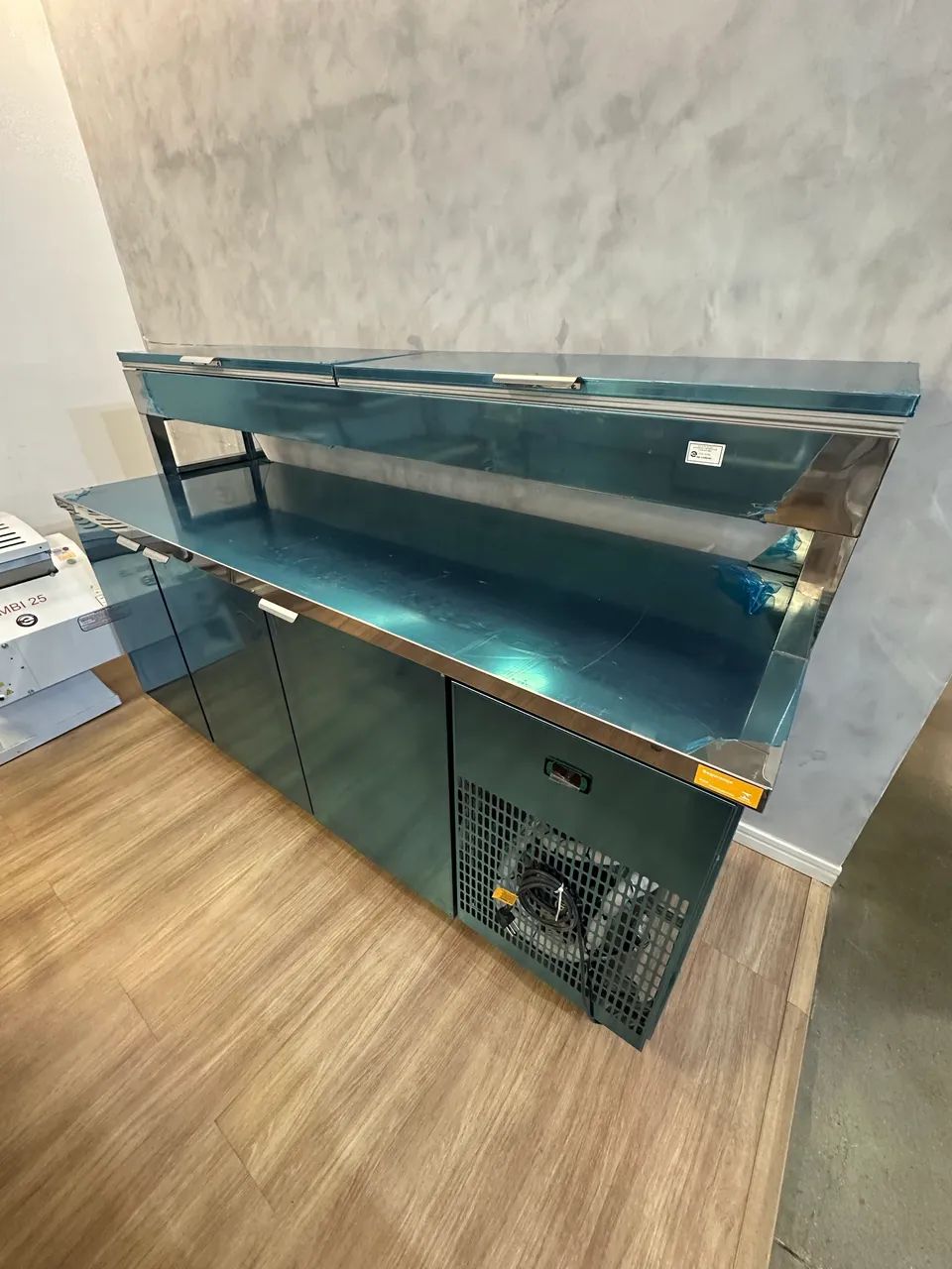 Balcão a de serviço 2M c/condimentadora inox - refrimate 