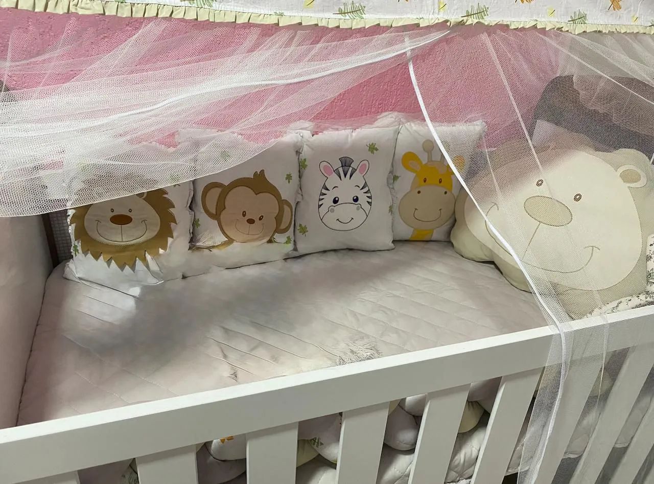 Vendo berço com colchão bem conservado. - Foto 3