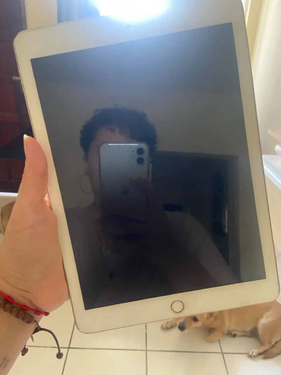 iPad 5a geração- 128gb de armazenamento Dourado - Foto 3