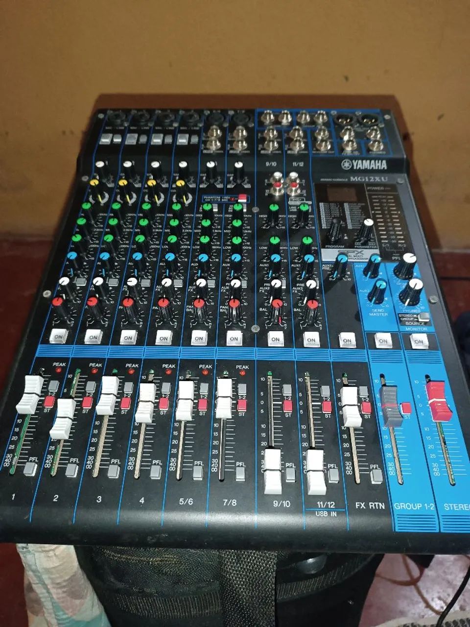 Mesa de Som Yamaha MG12XU