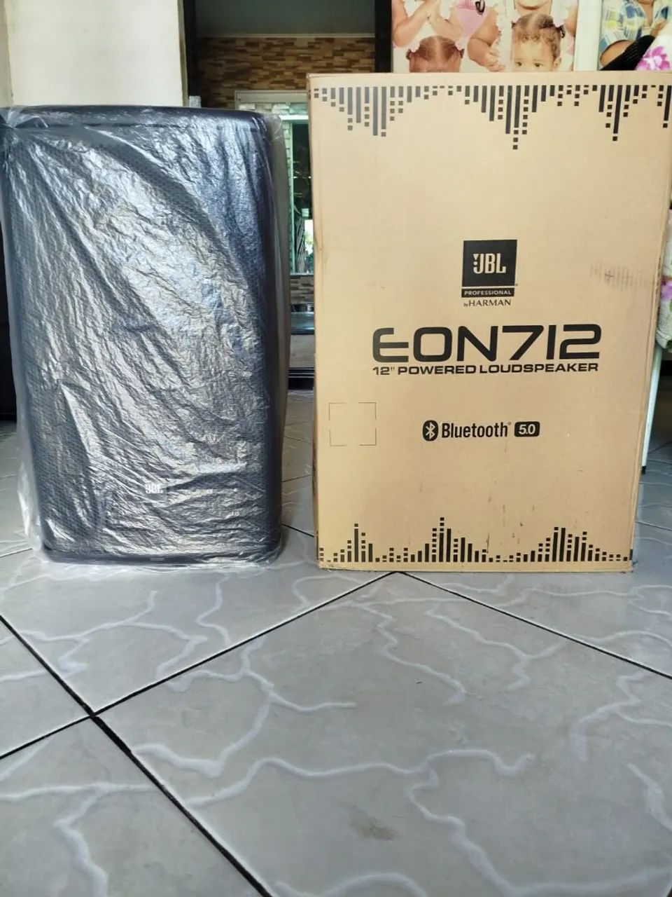 Caixa de som JBL EON 712