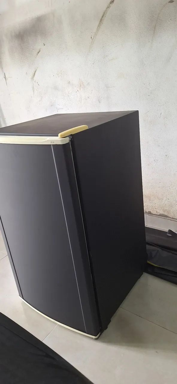 Frigobar Pequeno - Ótimo para Quarto ou Escritório - Foto 2