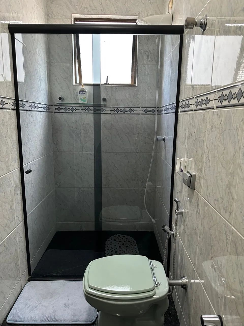 Box de banheiro com porta de vidro temperado fumê, 1,90X116.