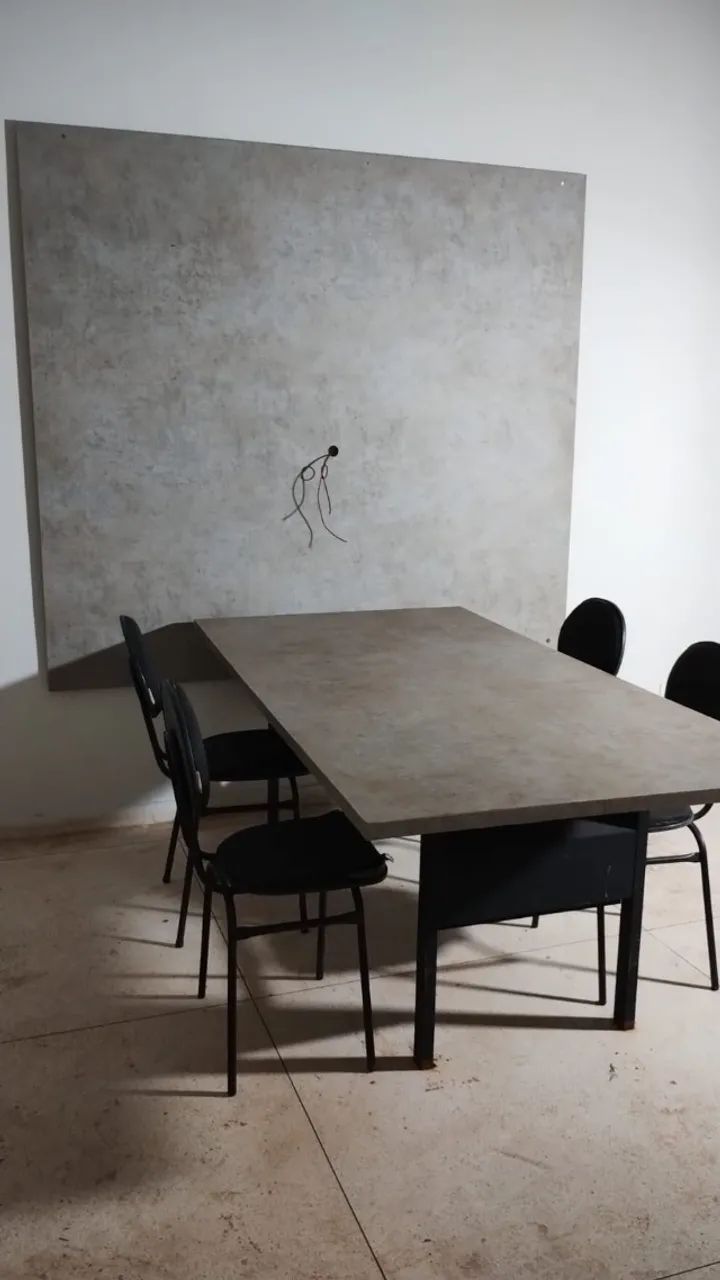 mesa para reunião com 4 cadeiras