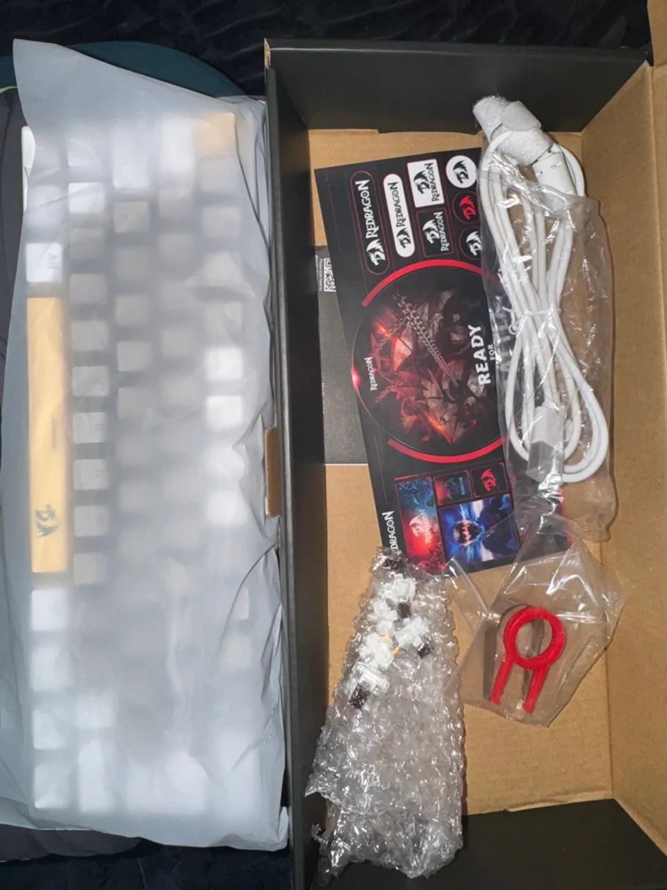 (NOVO) Teclado Gamer Redragon Lakshmi, Switch Brown, Layout 60%, ABNT2, Branco  - Foto 2