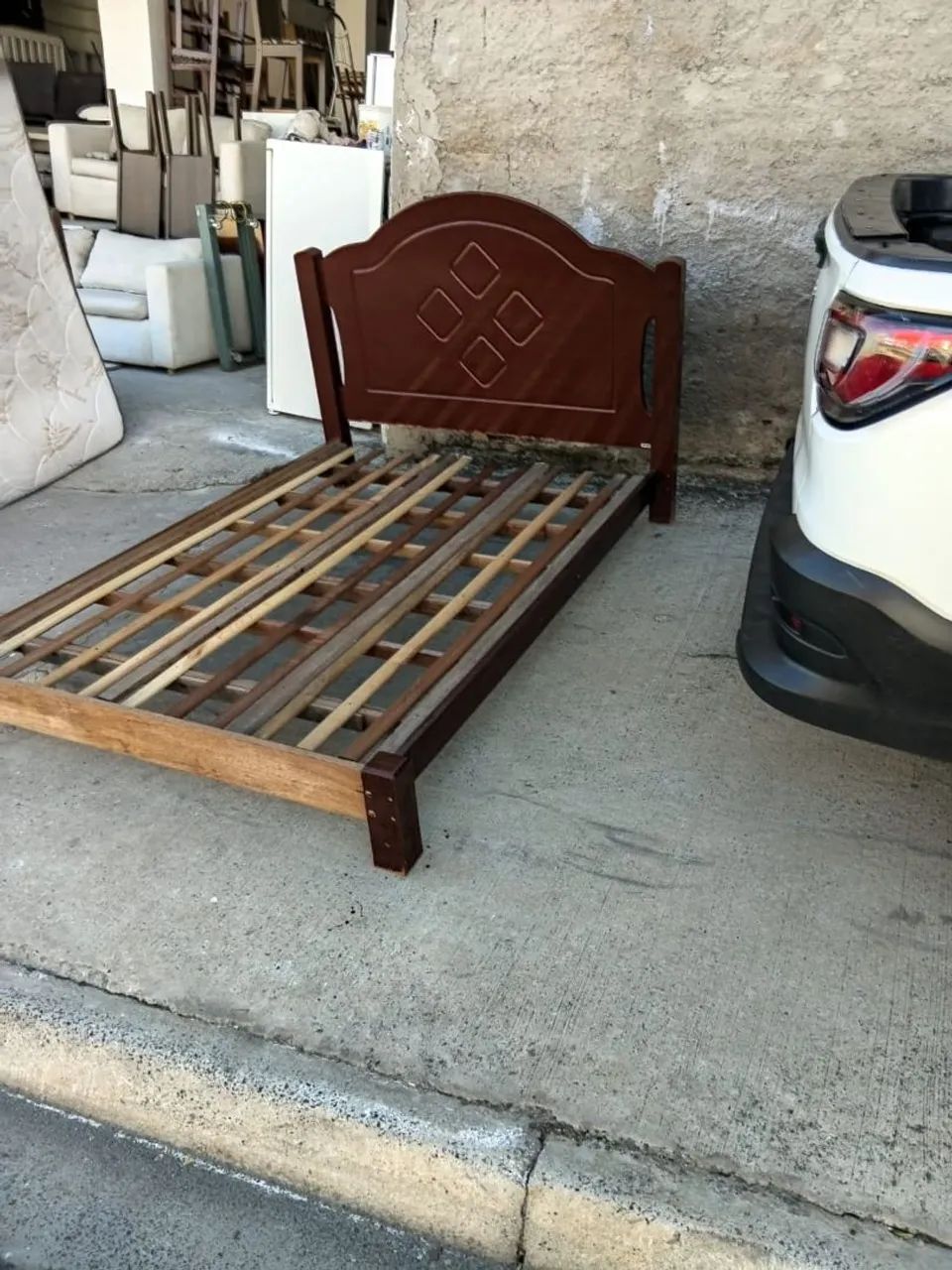 Cama de casal com colchão - aceito oferta - Foto 3