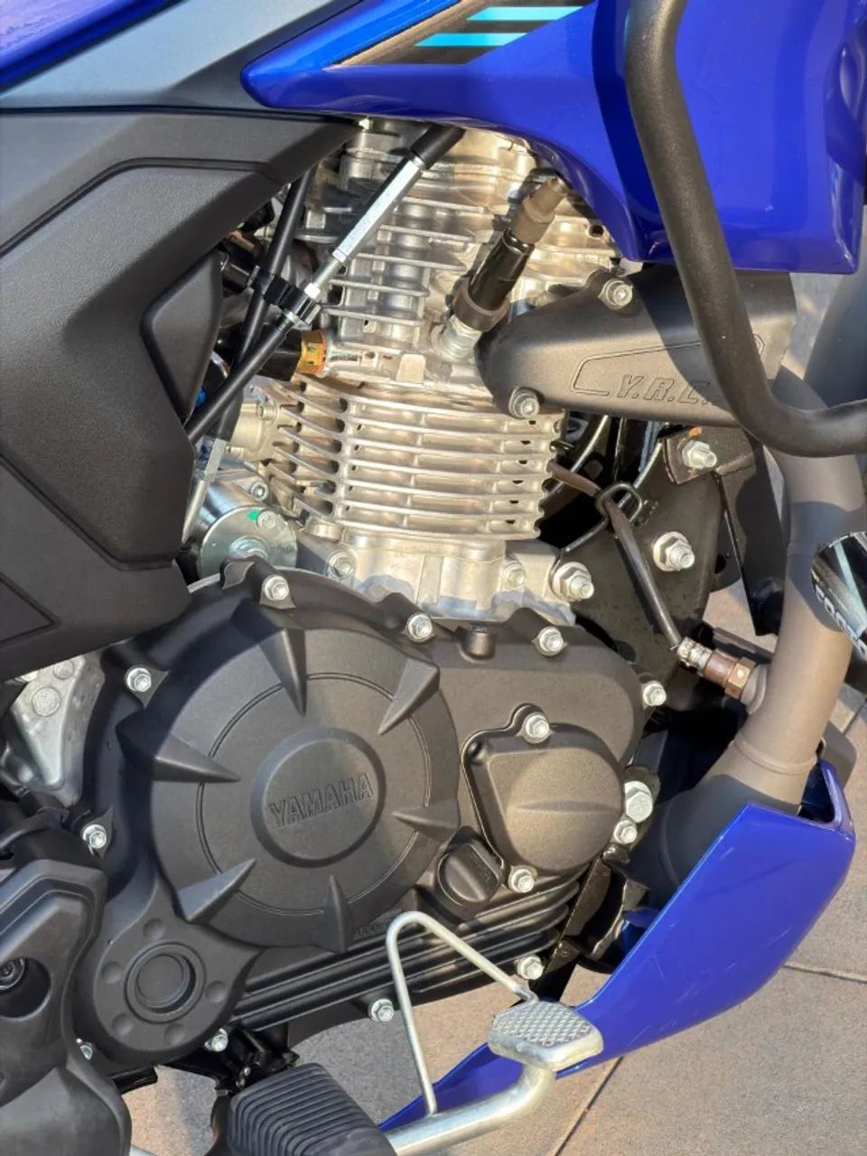 YBR 150 FACTOR DX ANO 2025 4.500KM - Foto 4