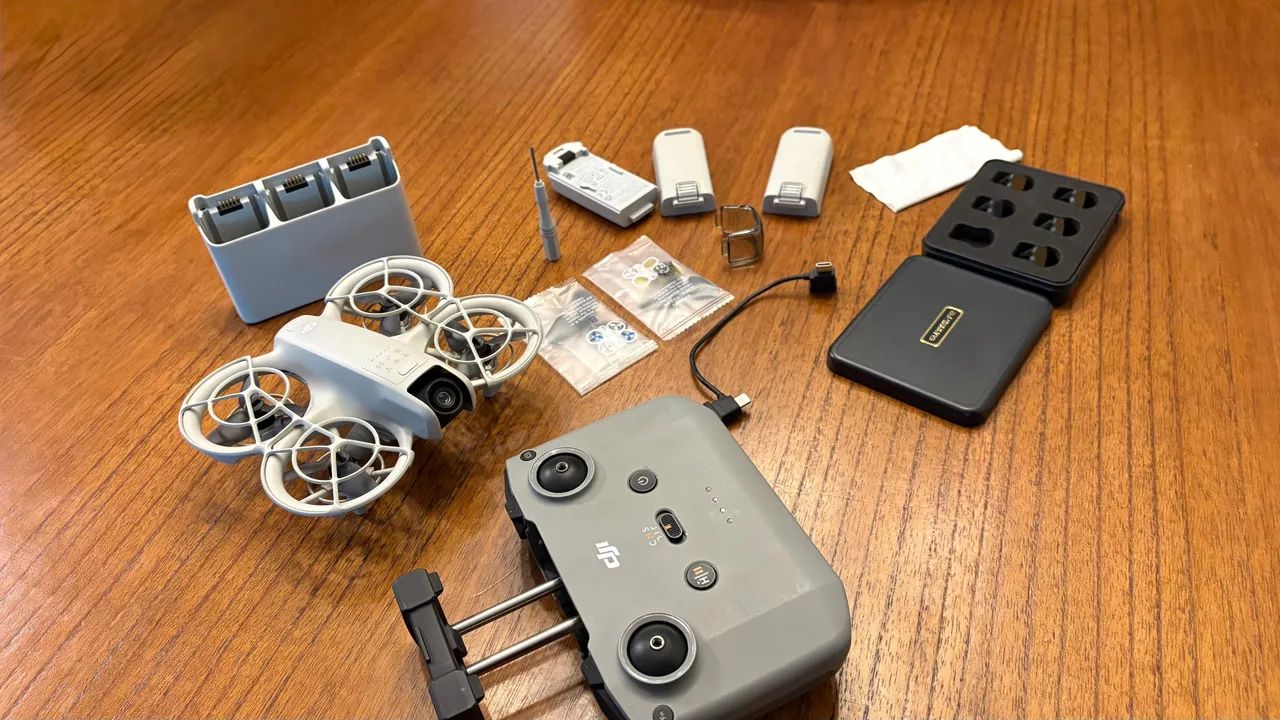 DJI Neo Fly More Combo - Estado de Novo | Menos de 1h de Voo