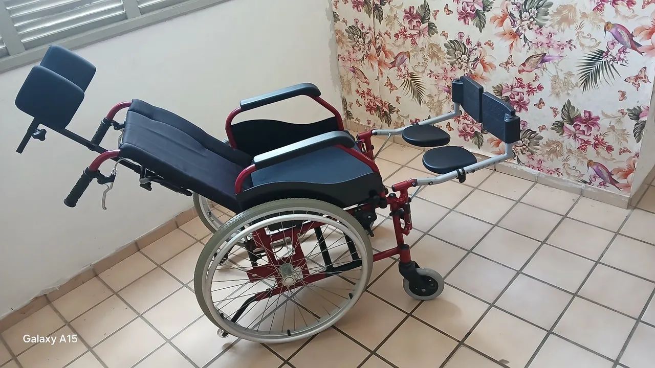 Cadeira de rodas  - Foto 3