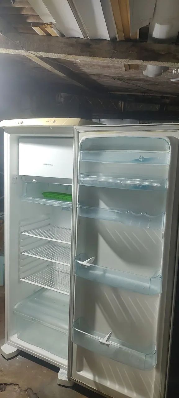 GELADEIRA ELECTROLUX COM DEGELO AUTOMÁTICO  - Foto 2