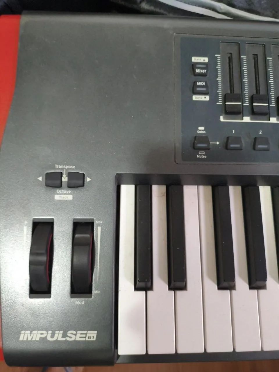 Controlador Midi Novation Impulse 61 - Foto 3