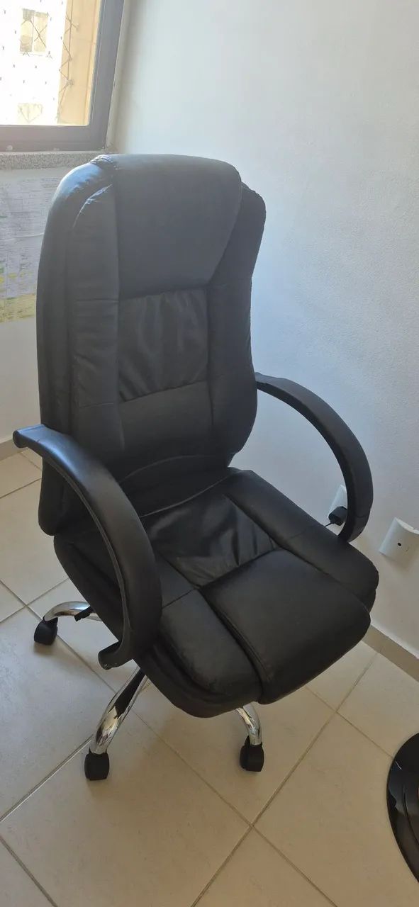 cadeira PRESIDENTE praticamente NOVA - Foto 2