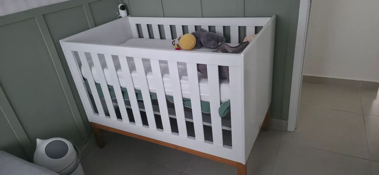 Berço 2 em 1 Noah com colchão e kit berço verde
