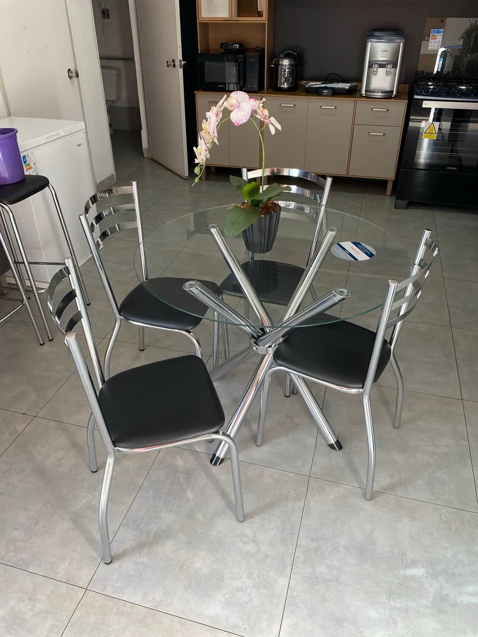 Mesa de jantar com 4 cadeiras - promoção 