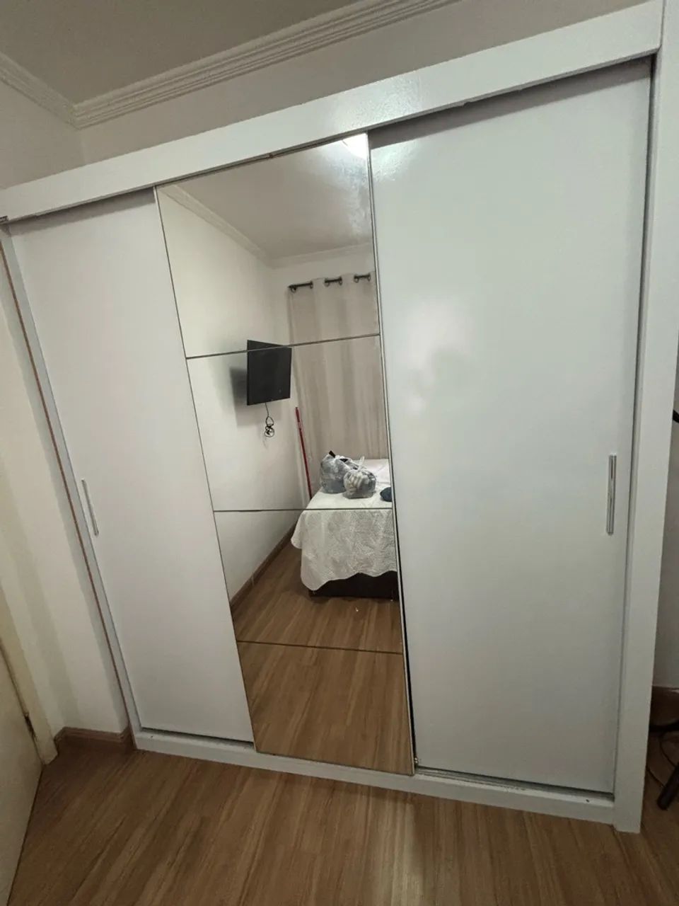 Guarda Roupa 03 portas.