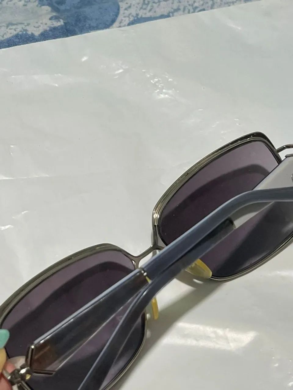Óculos de Sol Ana Hickmann Eyewear ? Elegante Metal e Branco - Foto 3