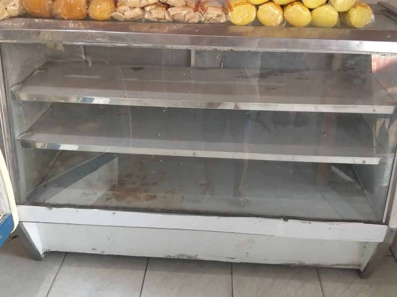 Balcão  vender ligeiro. 3 balcões valor a negociar. 