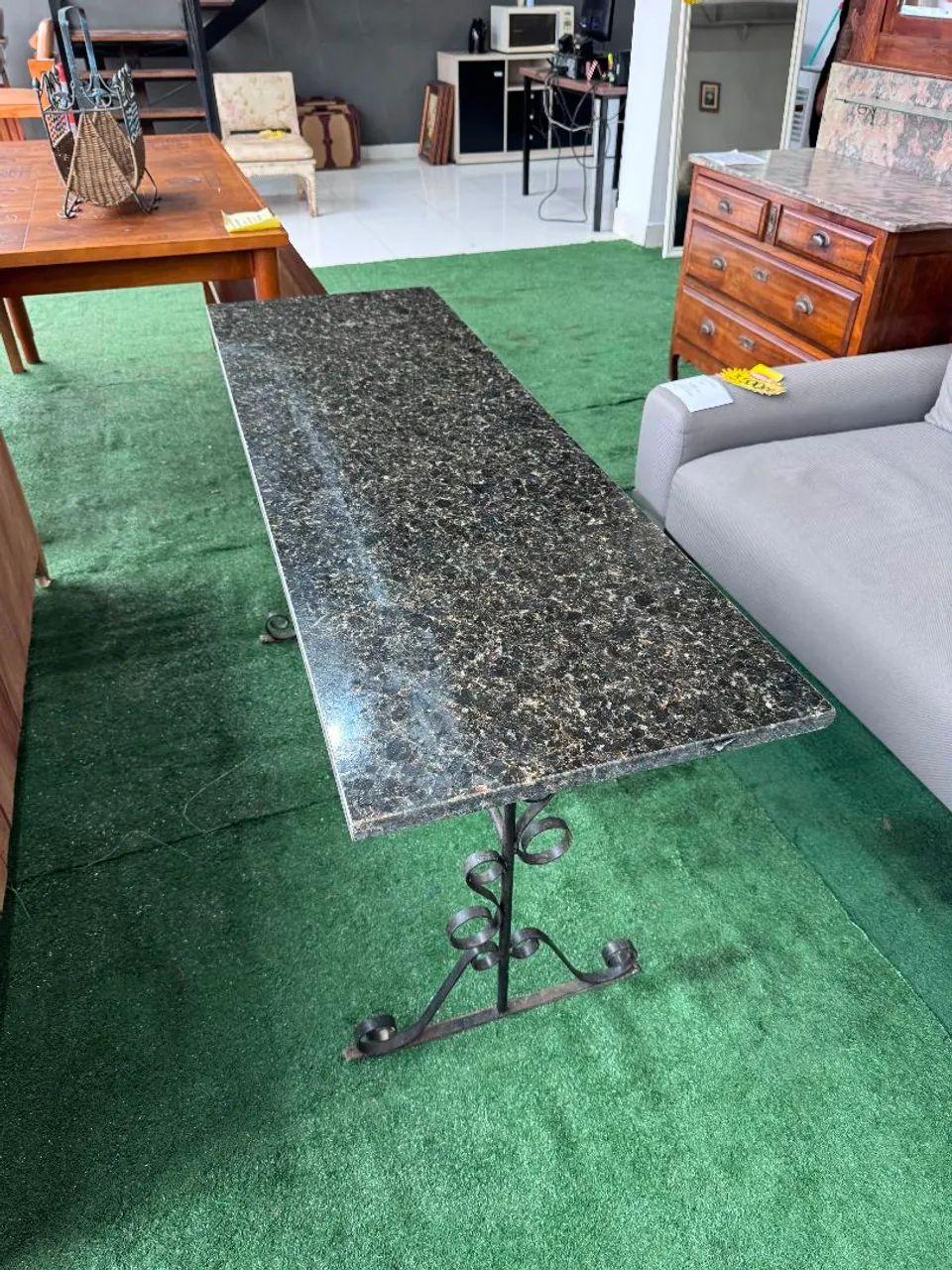 Mesa de Mármore com Pés de Ferro - Foto 2