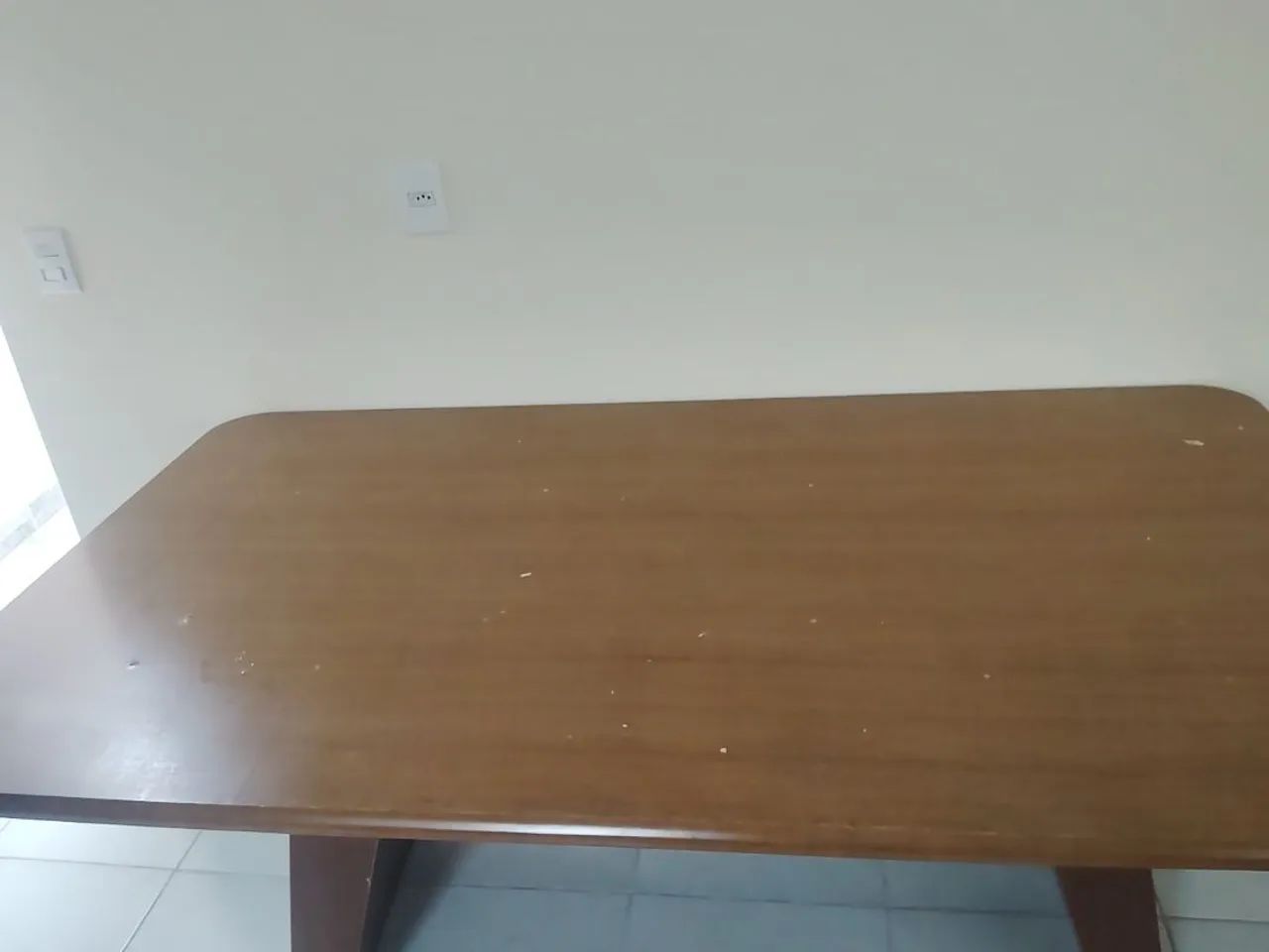 Mesa de jantar de seis lugares 