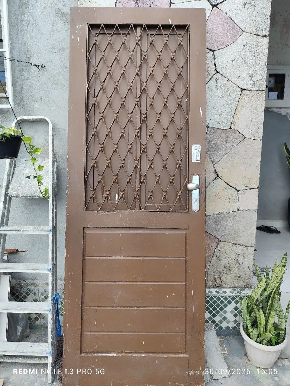 Vendo duas portas de madeira de Maciça 