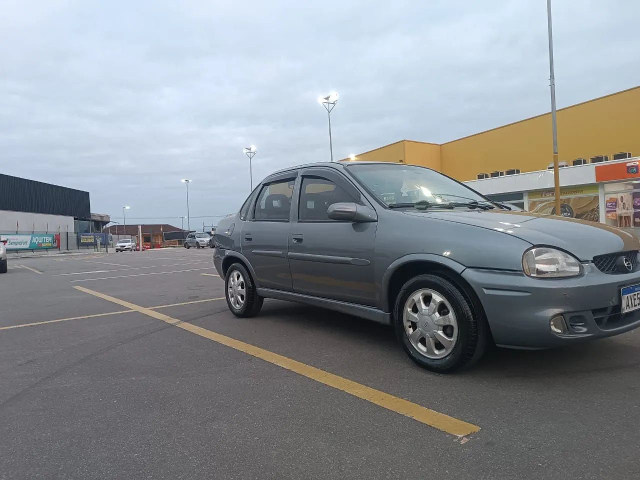 Chevrolet Corsa Sedan GLS 1.6 MPFI 4P 2000