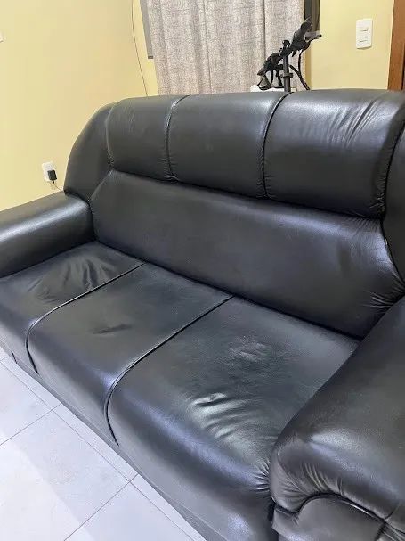Sofá 3 lugares courino preto - Foto 3