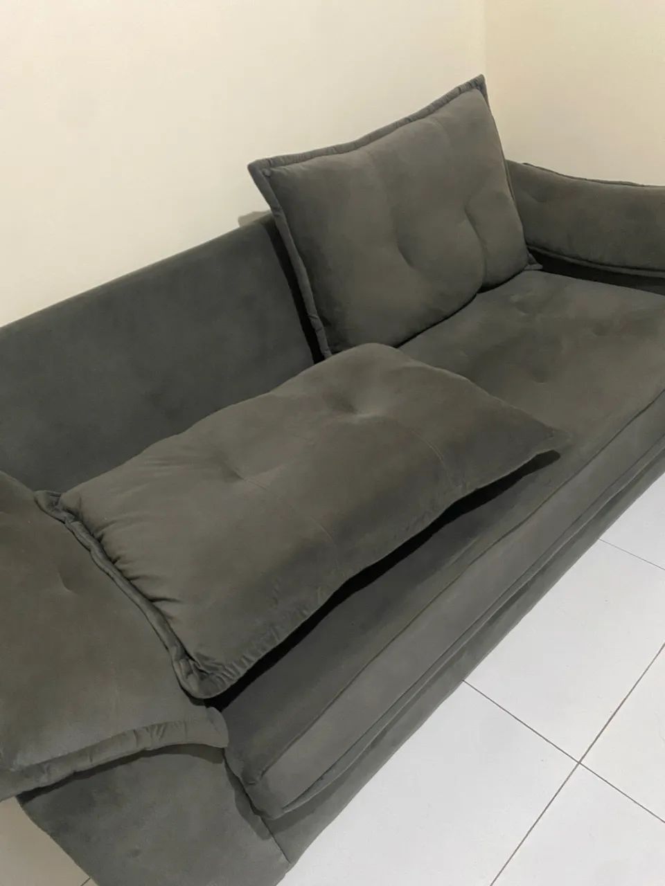 Selling new sofa65704309231618120