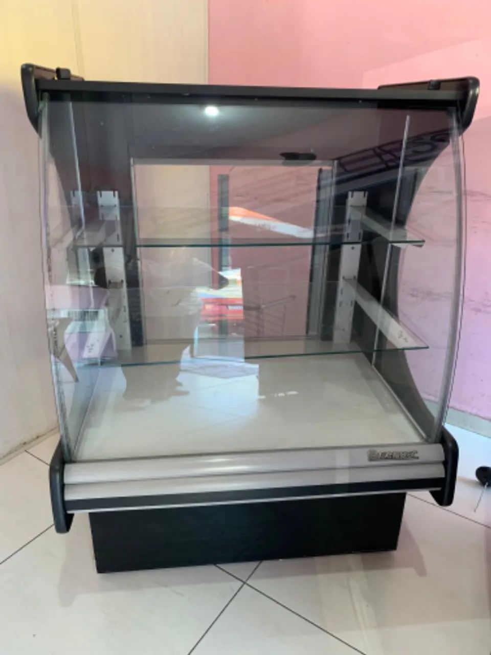 Vitrine de Bolos Seca, com Caixa.
