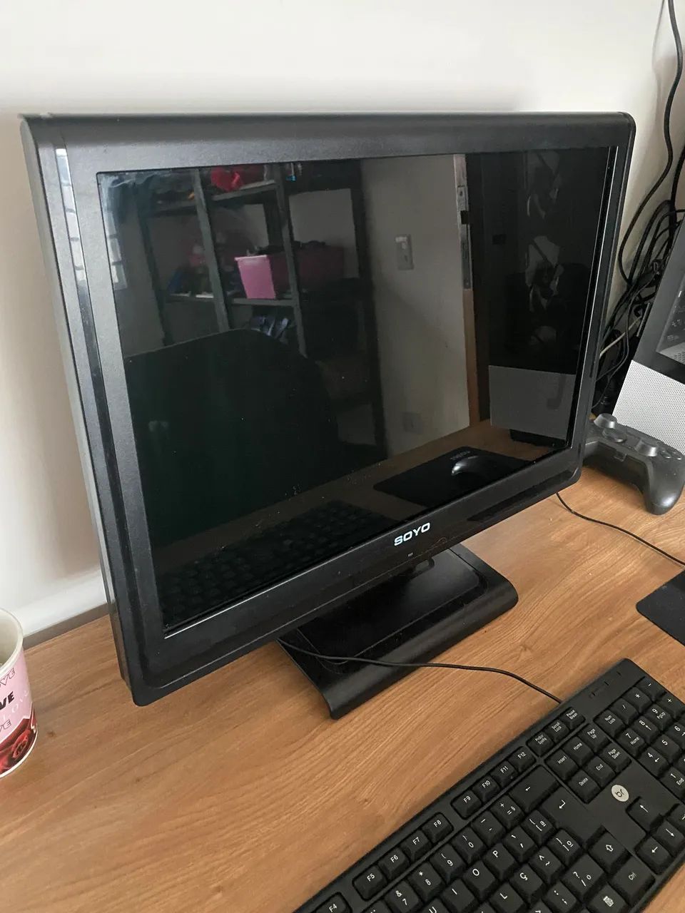 Monitor Soyo 21p 1650x950 - Foto 3