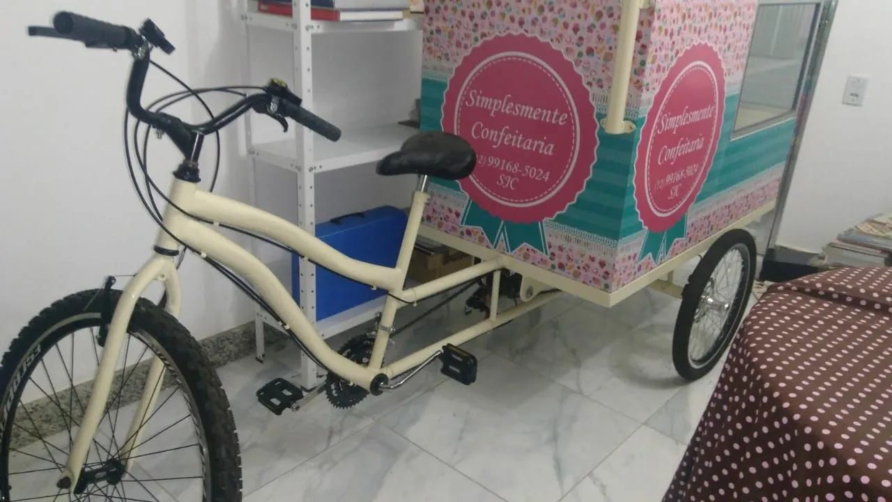 Foodbike com caixa térmica e ombrelone