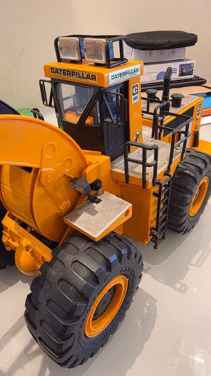 Miniatura Carregadeira Caterpillar 992 The Cat - Foto 3