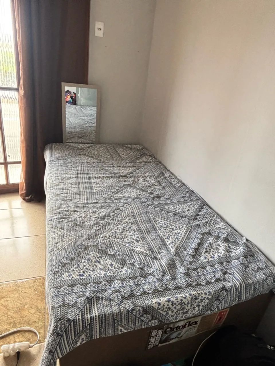 Vendo cama box solteiro ortoflex