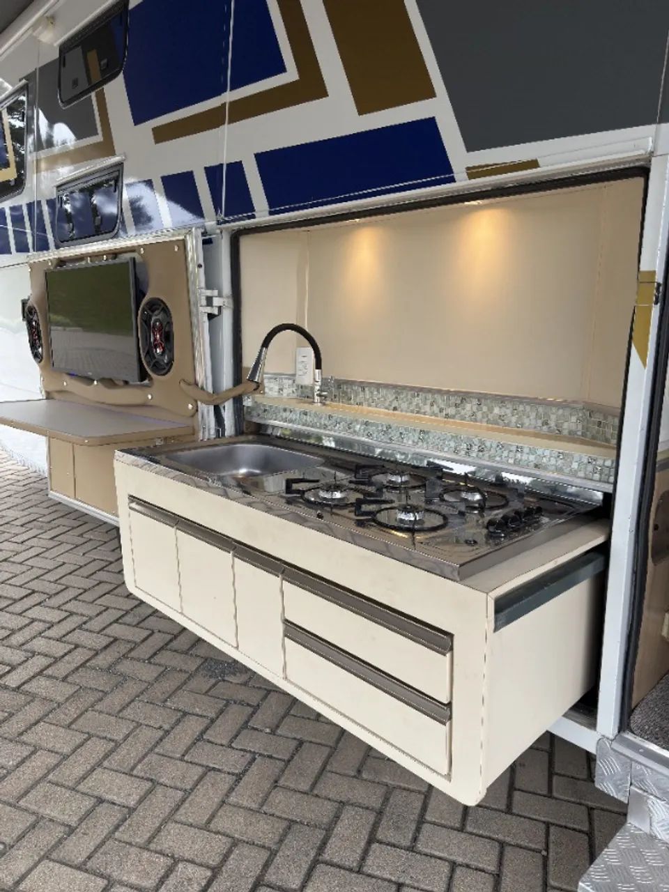 MOTORHOME - COMPLETO, MONTAGEM 2022 - Foto 8