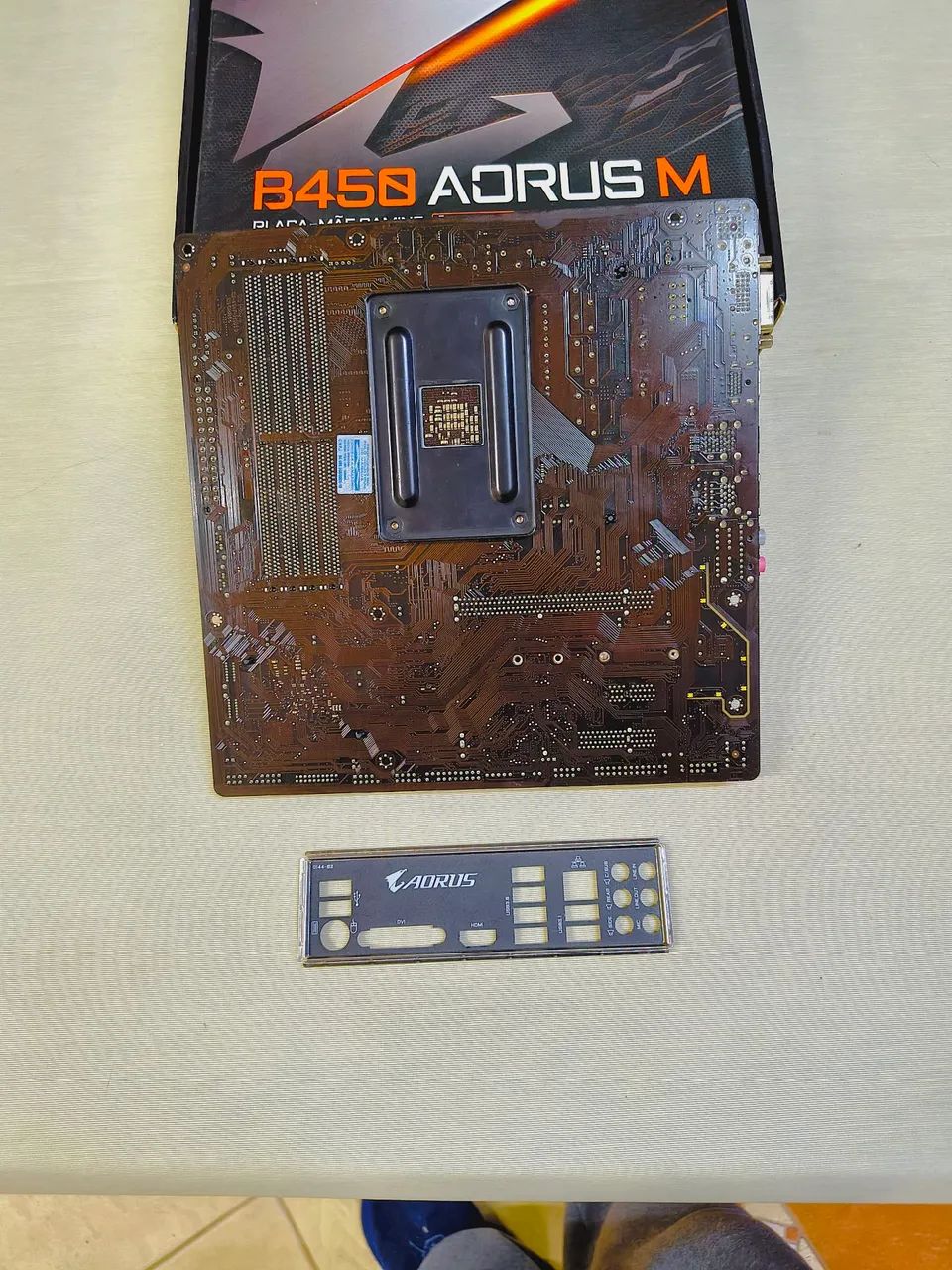 GIGABYTE B450 AORUS M  - Foto 2