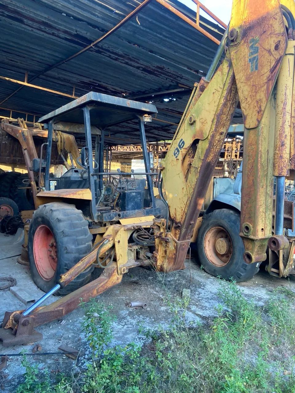 Retroescavadeira Massey Ferguson MF 96 