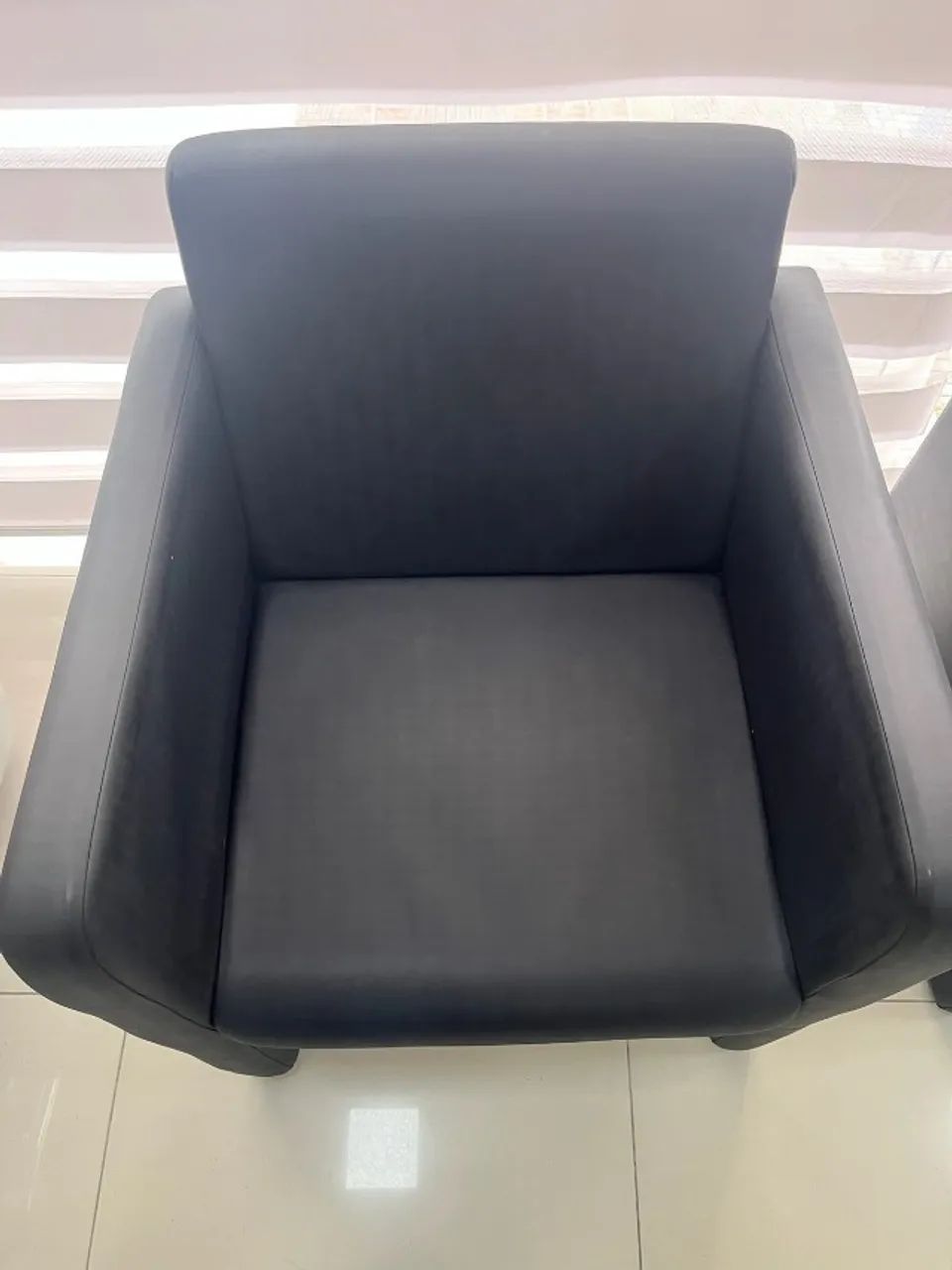 POLTRONAS EM COURINO (C041) - Foto 3