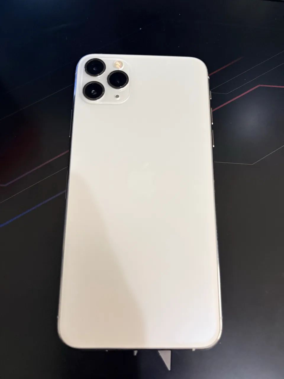 iPhone 11 Pro Max 256GB Branco - R$ 1.100 - Celulares e