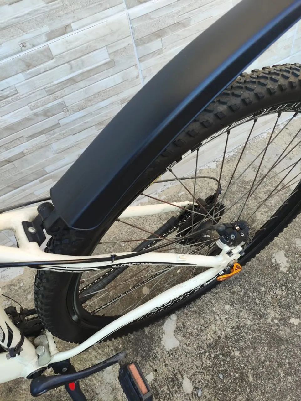 Bicicleta Aro 29 semi nova, super conservada. - Foto 4