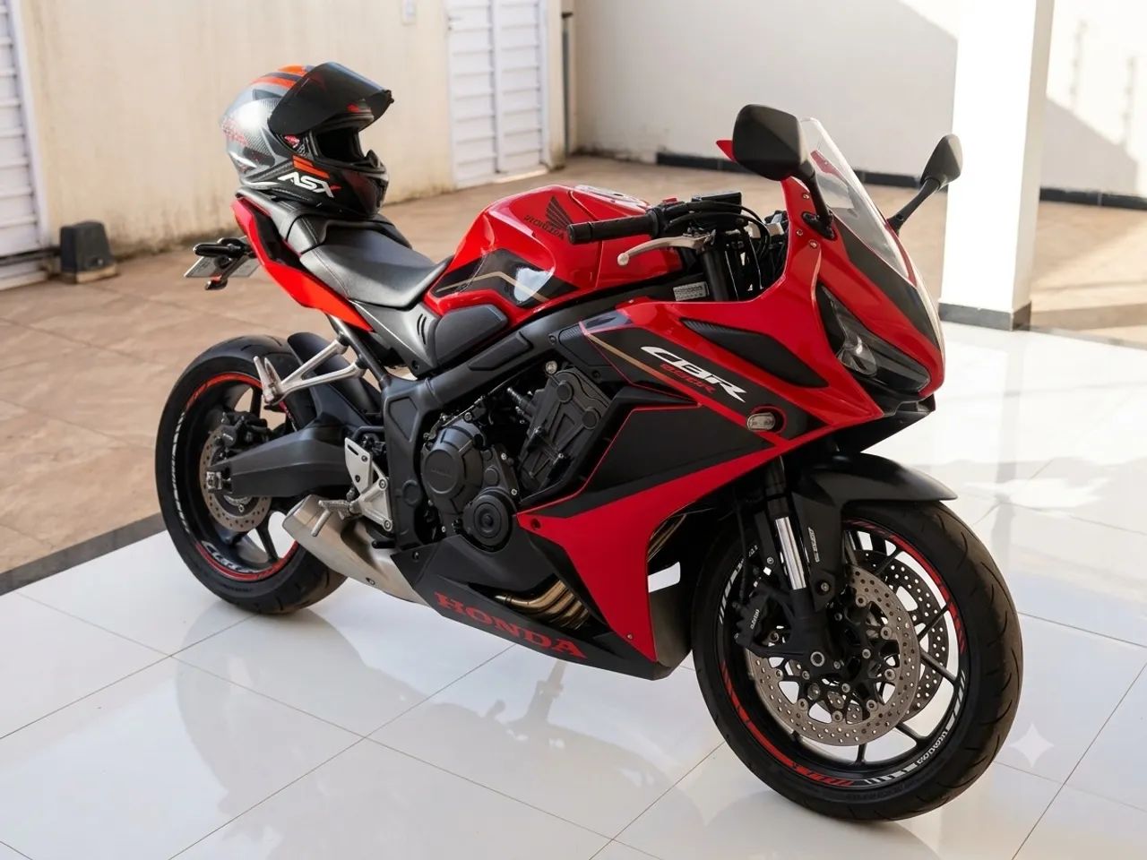 CBR 650R - Foto 4