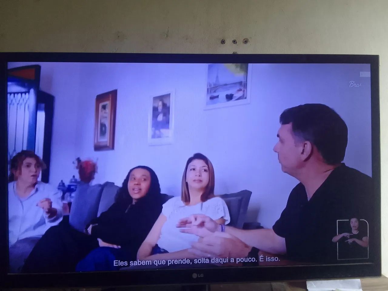 Tv Lg 42 polegadas full hd (liga normal mas depois de um tempo soe a imagem - Foto 3